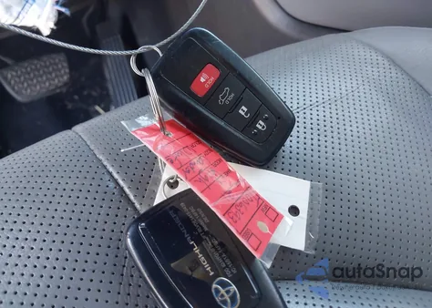 2021 Toyota Highlander Hybrid Limited z USA, uszkodzony, nr VIN 5TDYARAH2MS006393